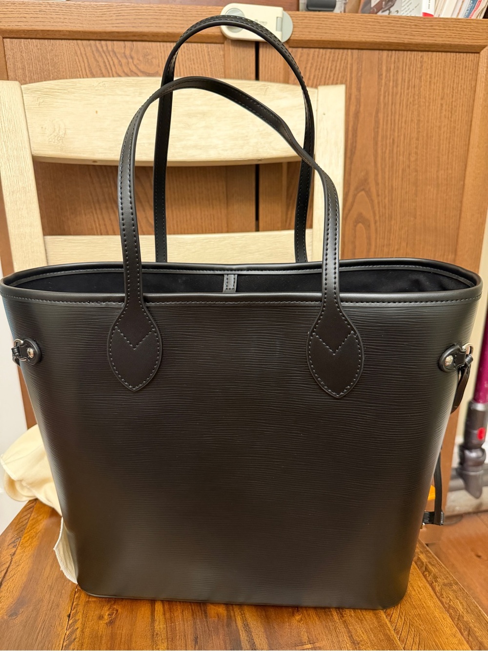 Louis Vuitton Neverfull MM tote bag